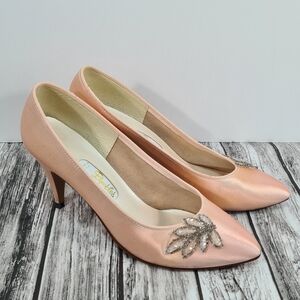 Vintage Dyeables Light Pink Satin Shoes 3" Heels Embellished Size 6.5 B